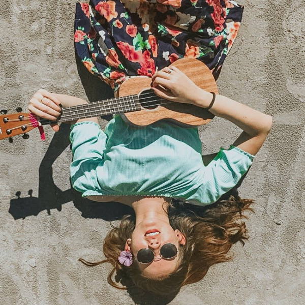 Learn how to play a Soprano Ukulele